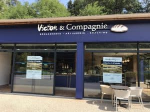 Enseigne-Lyon-Enseigne-lumineuse-Boulangerie-Victor-Compagnie-Ecully-SES-Grigny