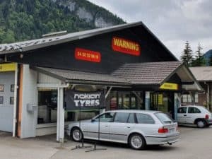 Centre d'entretien automobile à l'enseigne Warning Centre Auto