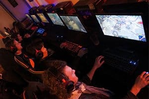 Franchise de bar eSport à l'enseigne WarpZone