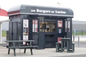 Kiosque à l'enseigne Les Burgers de Lucien