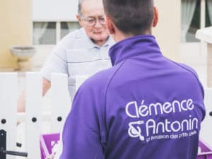 Enseigne d’aide à domicile Clémence & Antonin, spécialisé dans le portage de repas à domicile.